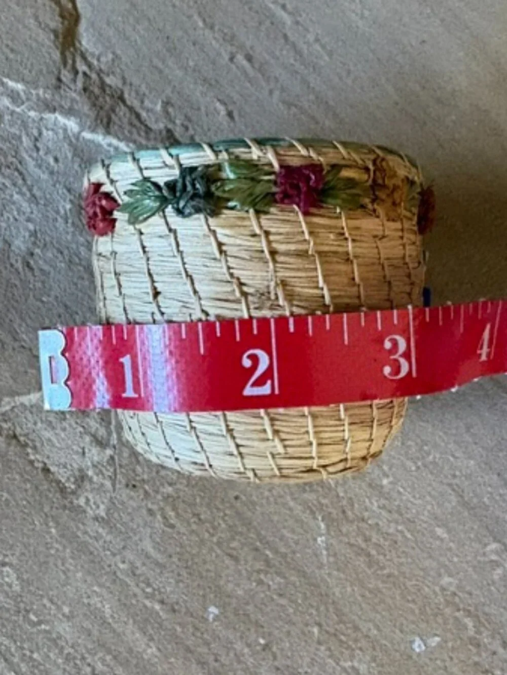 Charming Vintage 1950s or 60s Handmade Bermuda Souvenir Wee Basket Floral Motif